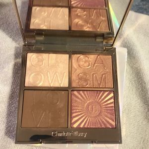 Glowgasm face palette from Charlotte Tillbury